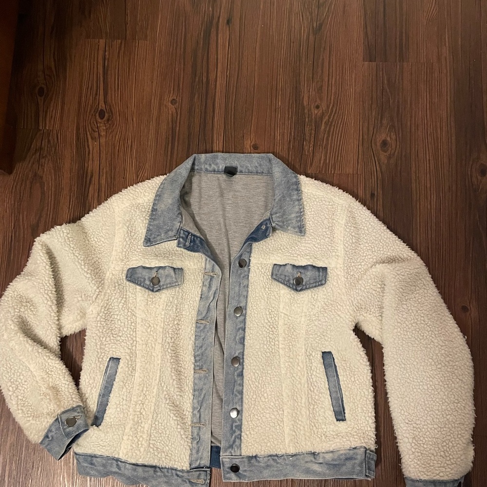 Sherpa/jean jacket with lining.